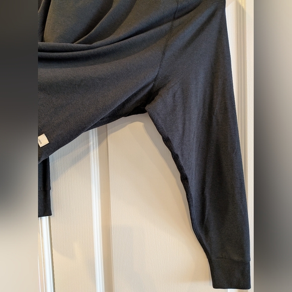 Vuori Daydream Crew Long Sleeve Shirt Black Heather Size L Athleisure Minimalist - Picture 7 of 15